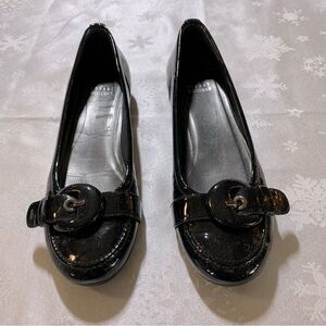 Stuart Weitzman Flats Buckle Toe Black Patent Leather Sz 9 some light toe scuff
